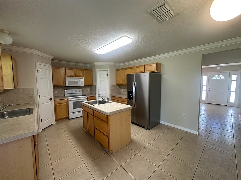 2529 12th Sq SW — Photo 15