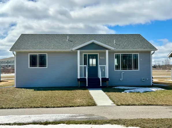 2008 Nelson Dr, Thief River Falls, MN 56701