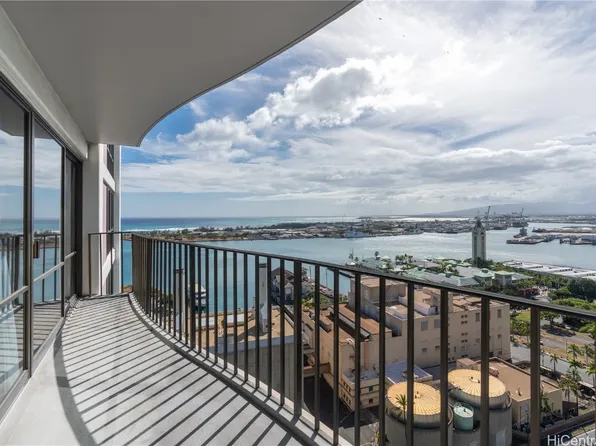 700 Richards St APT 2302, Honolulu, HI 96813