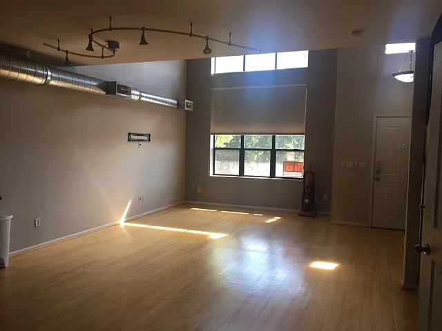Highland Terrace 1bd 1.5 bath Condo — Photo 2