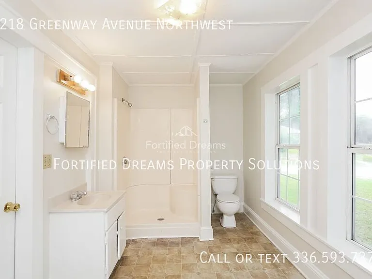 2218 Greenway Ave NW — Photo 13