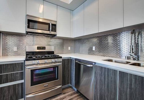 3rd image of 4255 Lockwood Ave #7