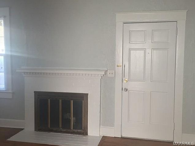 2nd image of 1618 Winona Ave