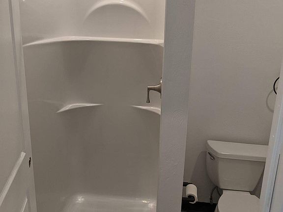 5th image of 413 W Main St Unit 5