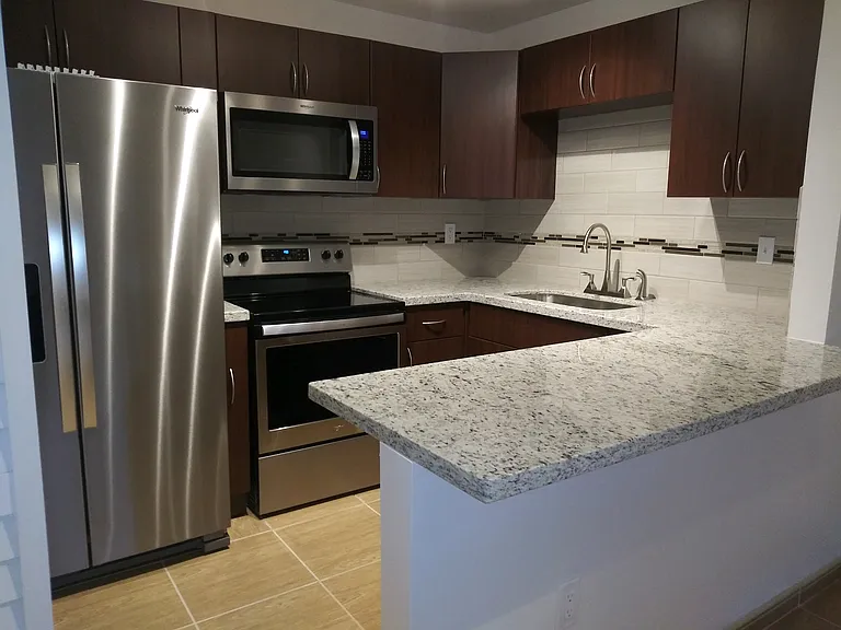 13300 SW 17th Ln #10 — Photo 2