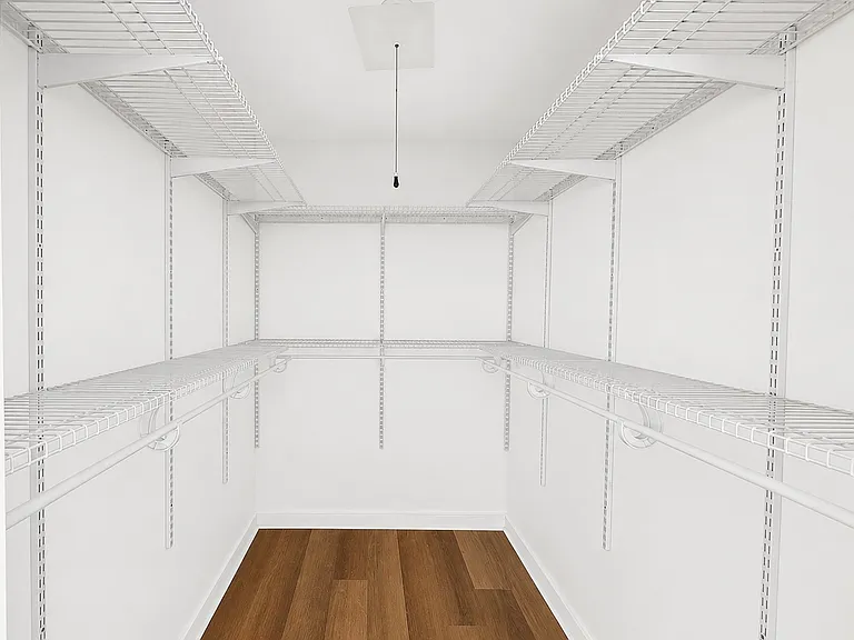 500 #15 - walk-in closet