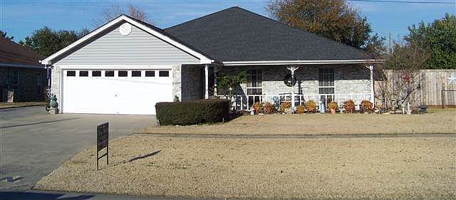 1st image of 2714 Oak W