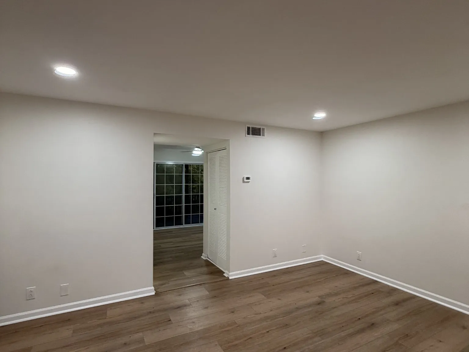 2 bed, 1.5 bath, 1218 sqft, $1,700 — Photo 2