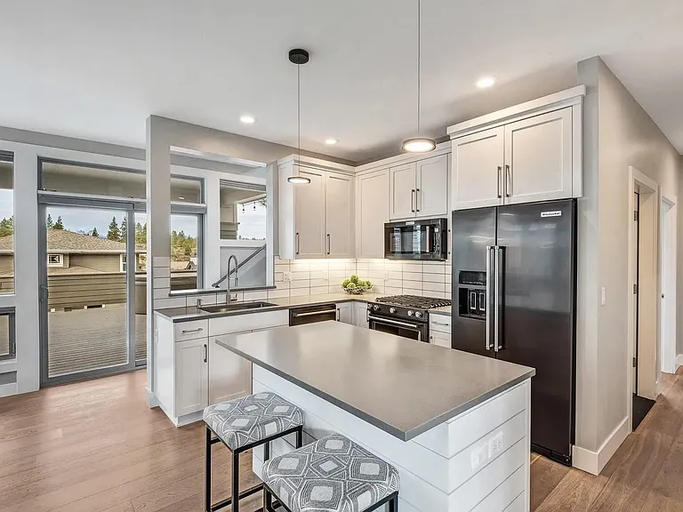 1315 NW Mount Washington Dr — Photo 28