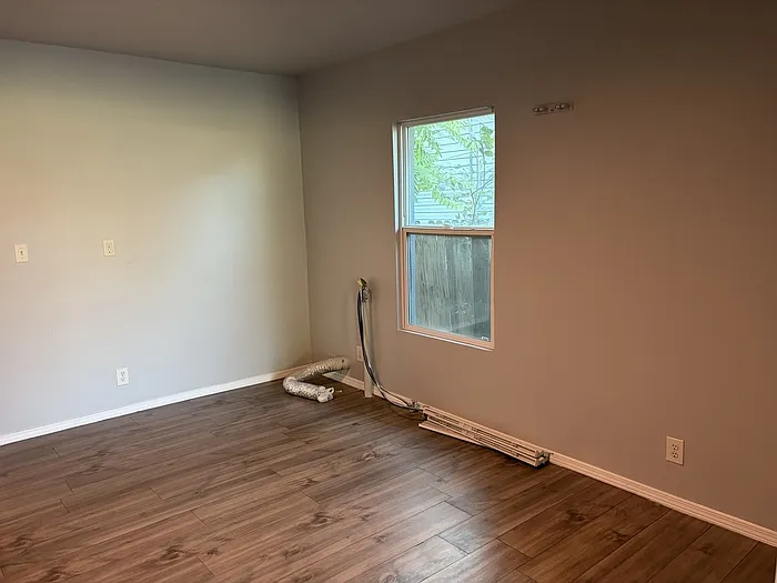 2 bed, 1.0 bath, 855 sqft, $750 — Photo 2