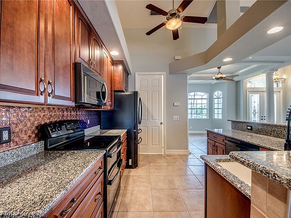4th image of 2902 SW 25th St