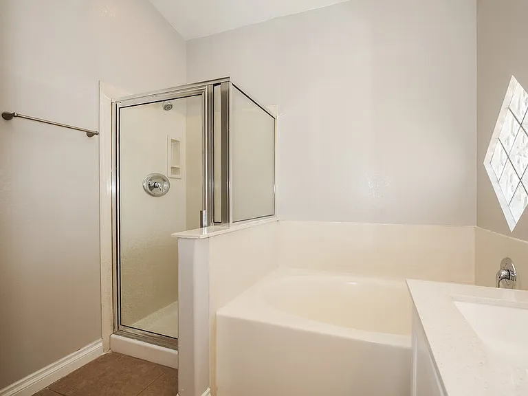 1536 Knoll Heights Ct — Photo 10