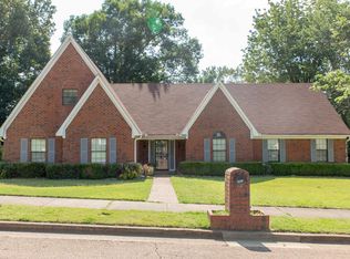 3891 Oak Forest Dr, Bartlett, TN 38135