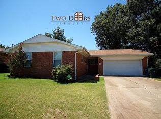 812 W Silver Meadow Dr, Midwest City, OK 73110