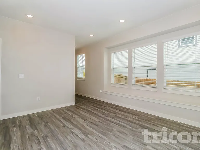 509 Raglands Rd — Photo 2