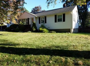 33 Benjamin Dr, North Providence, RI 02904