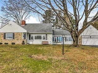 19 Windy Rdg, Trumbull, CT 06611