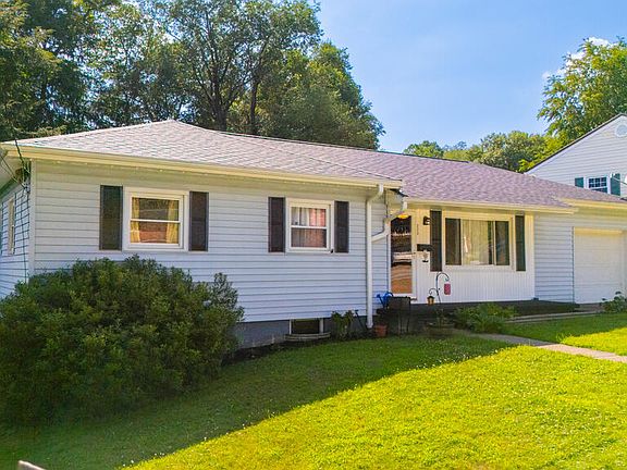 2nd image of 223 Sandy Avenue