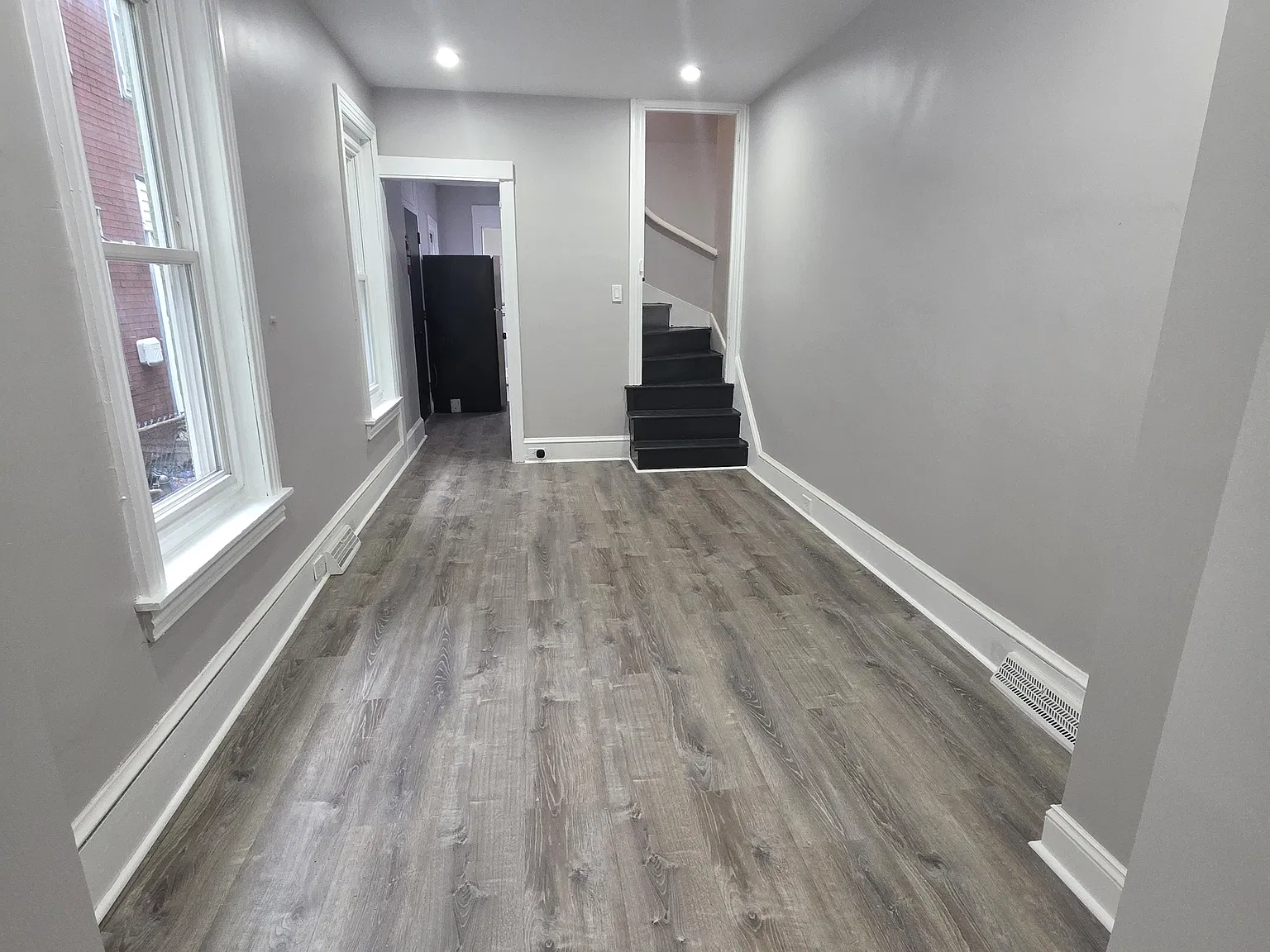 6 bed, 1.5 bath, 1660 sqft, $1,900 — Photo 3