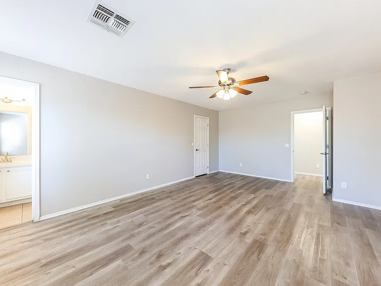 11807 W Ester Dr — Photo 11