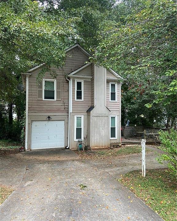 1st image of 795 Brittany Ct