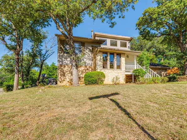 2 Indian Trl, Hickory Creek, TX 75065