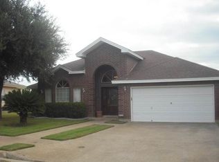 411 Grosbeak St, Laredo, TX 78045