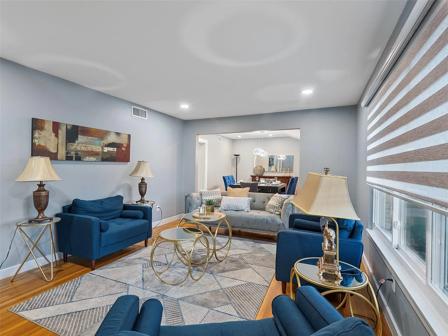 4 bed, 2490 sqft, $4,800 — Photo 4