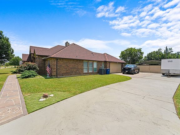 5th image of 412 Kings Creek Dr