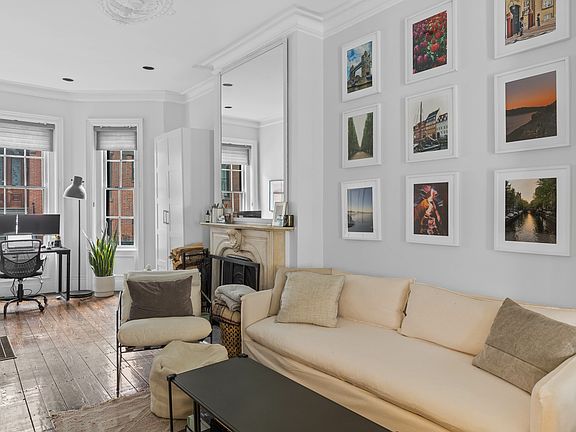 2nd image of 4 Cazenove St #1