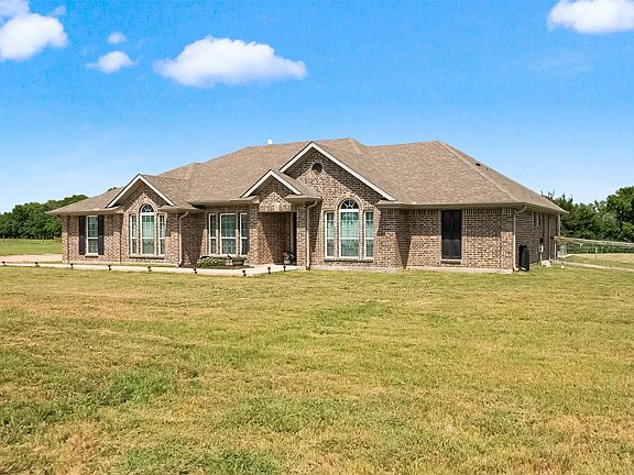 4th image of 496 Marshall Cir