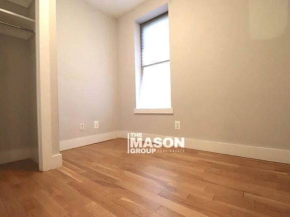 5th image of 70 W 109th St APT 53