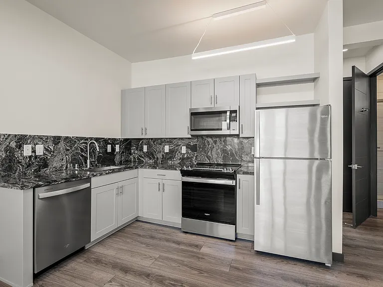 320 Grand Canyon — Photo 13