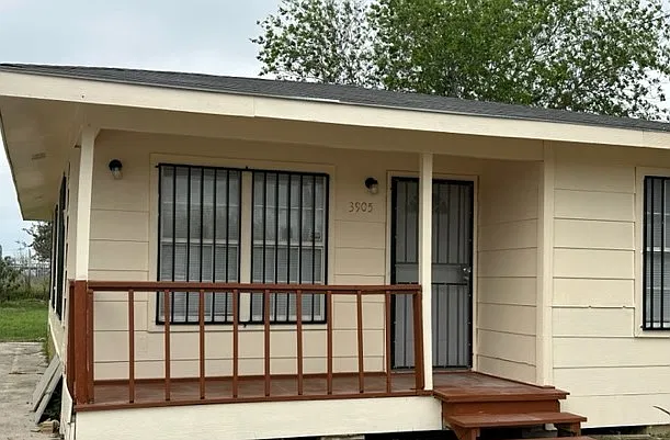 3905 Tagle Street - 1 — Photo 1