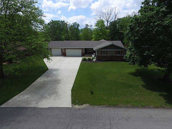 2nd image of 605 Hickory Ln