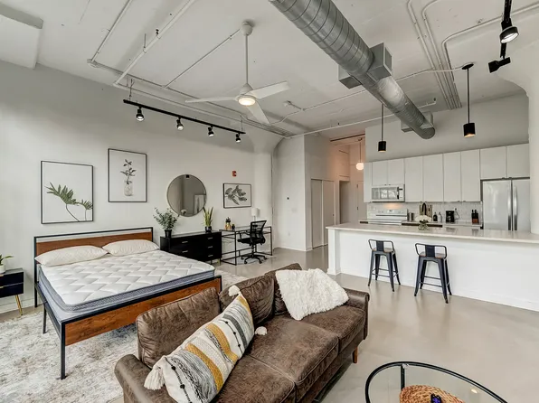 3101 W Glenwood - Pyramid Lofts