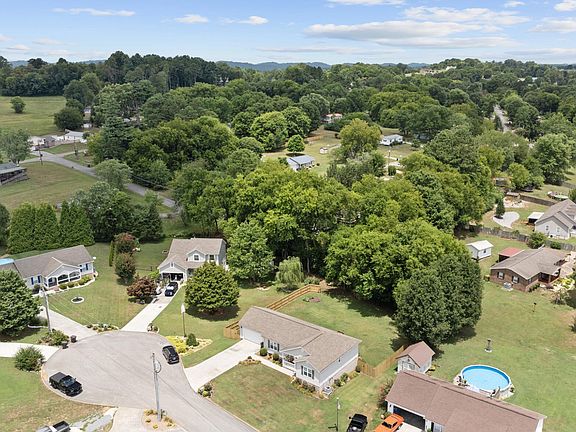 4th image of 104 Wintergreen Dr