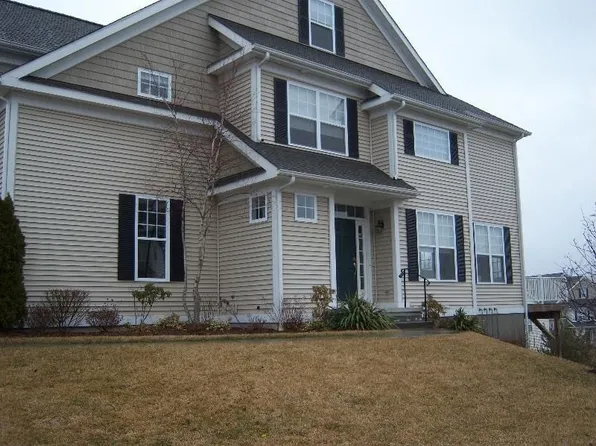 37 Woodcrest Ln, Danbury, CT 06810