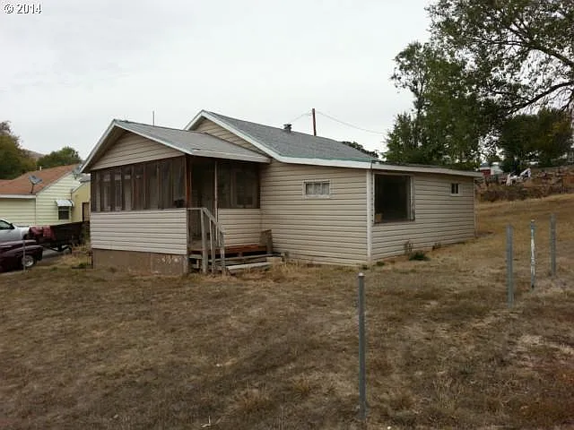 57679 Saint Charles Ave photo 1