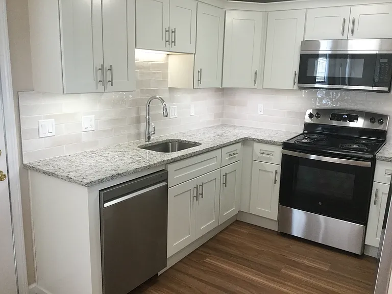 4 Barton Hill Rd #B — Photo 1