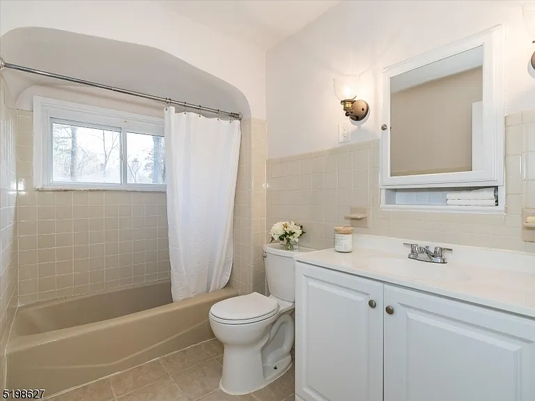 81A Alexander Ave #1 — Photo 10
