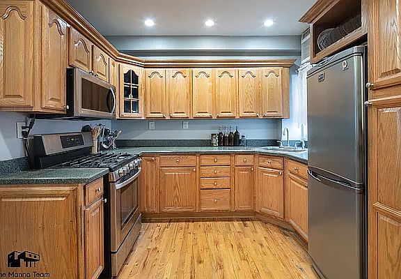 4th image of 263 Ainslie St