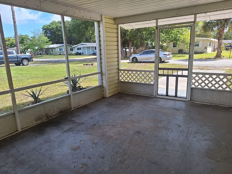 706 Mary St — Photo 13