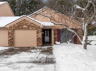 1135 Katie Cir, Dayton, OH 45434