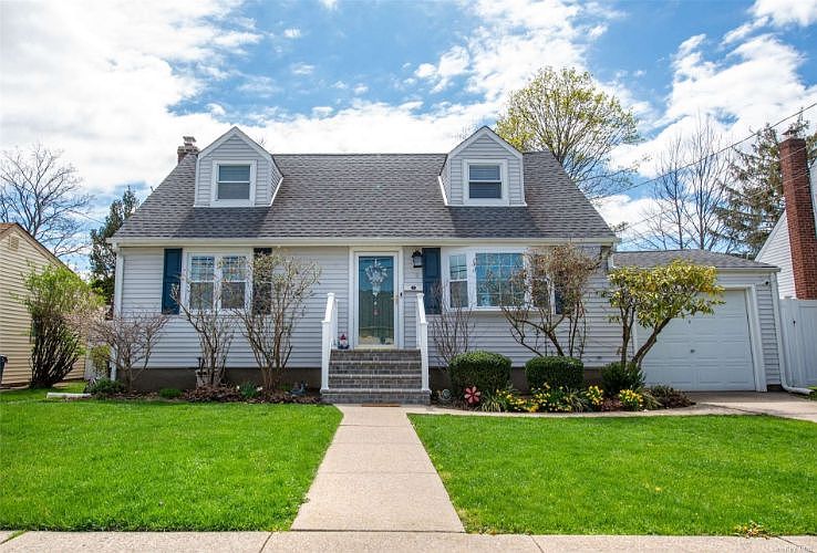 1st image of 8 Jolan Ave