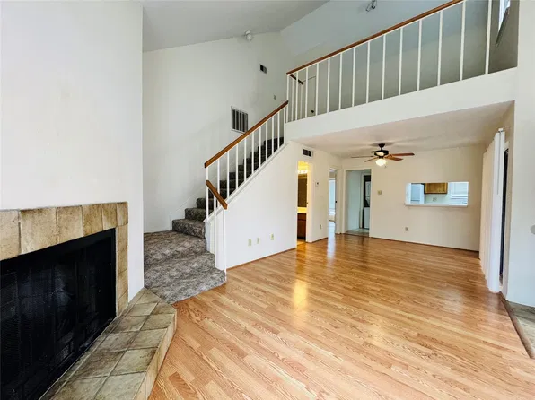 3100 Walnut Bend Ln #324, Houston, TX 77042