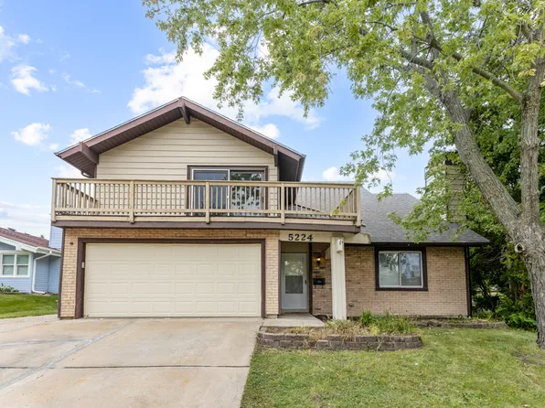 5224 Arlington Cir, Hanover Park, IL 60133