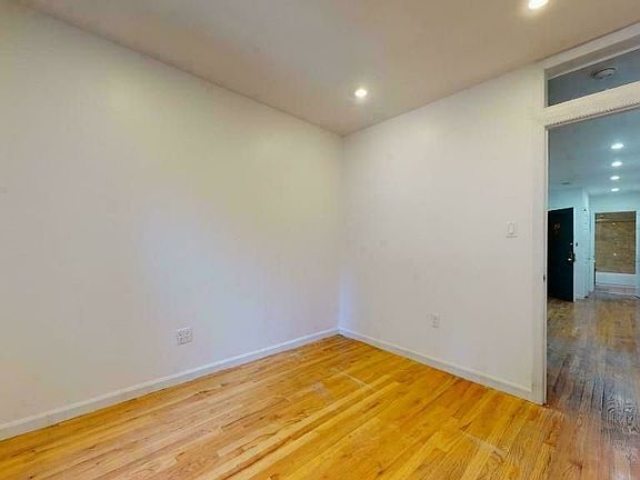 5th image of 536 W 47th St APT Gr