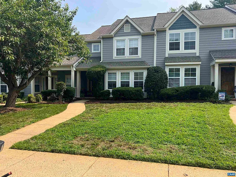 3213 Gateway Cir — Photo 2