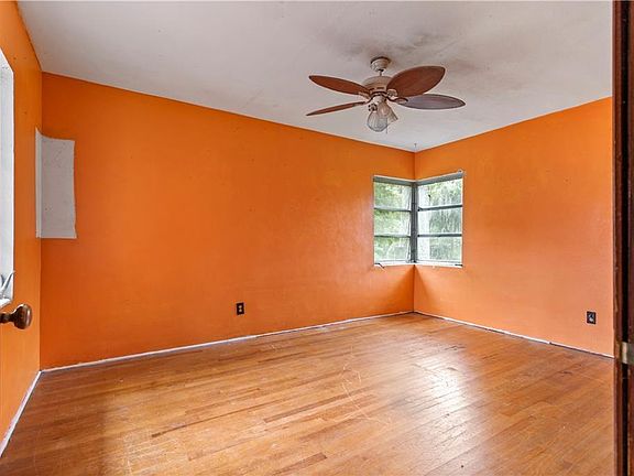5th image of 1197 Lake Parker Dr E